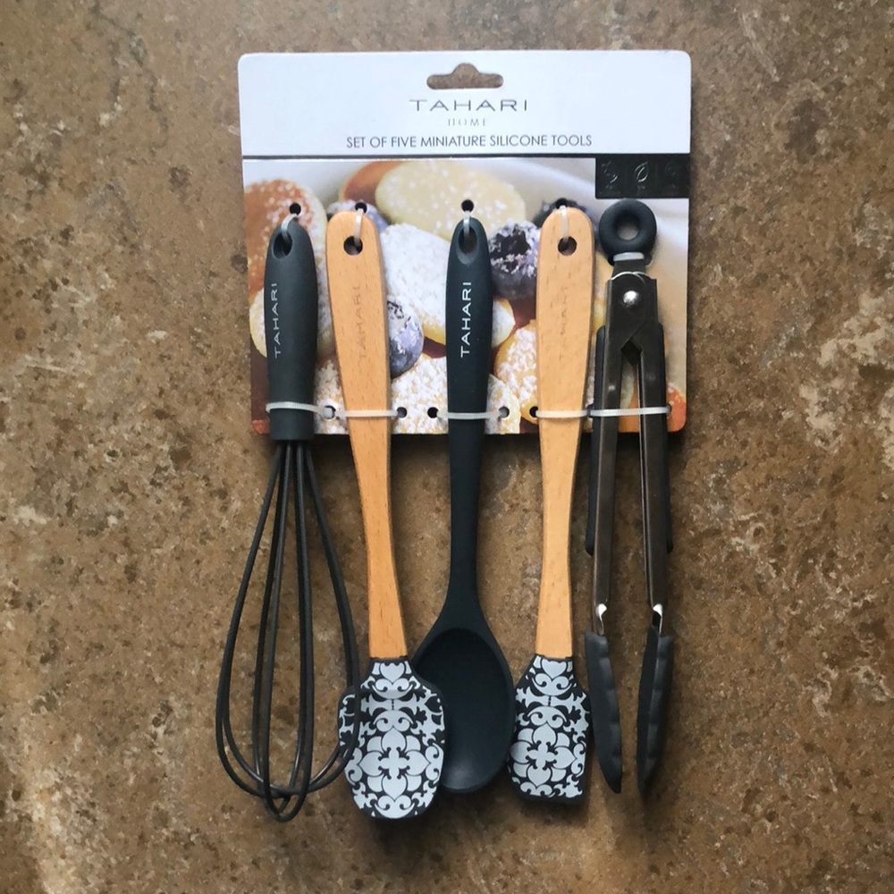 Tahari 5 piece silicone tool set